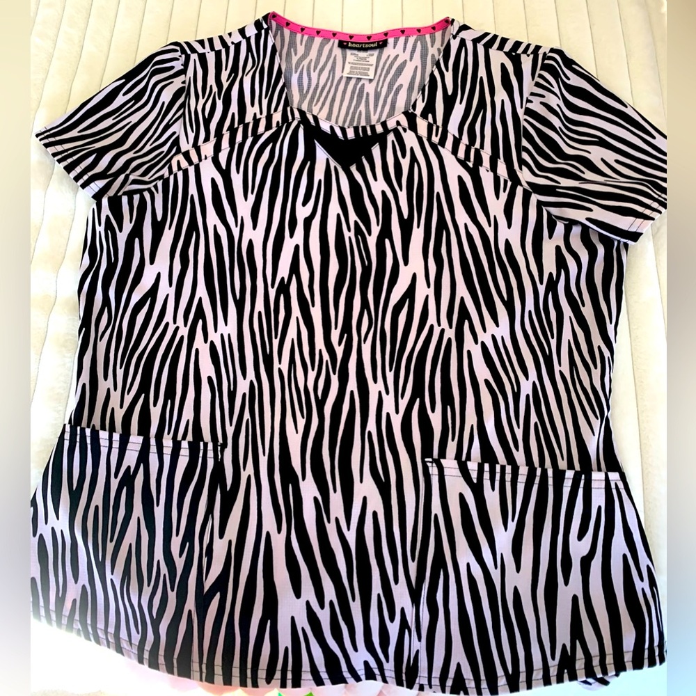 Heartsoul large Scrub top